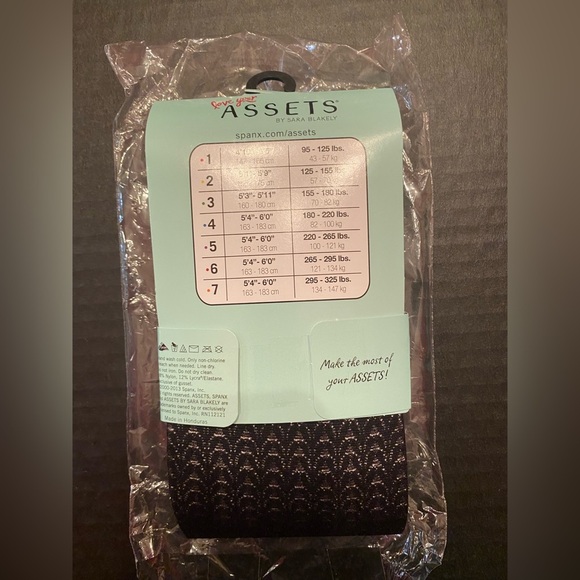 Assets by Sara Blakely 2 Pair Textured Wishbone Shaping Tights Black Size 2 - Picture 3 of 4